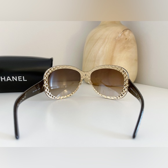 CHANEL ~ Vintage Brown Quilted Oversized Oval Sunglasses - Picture 5 of 8